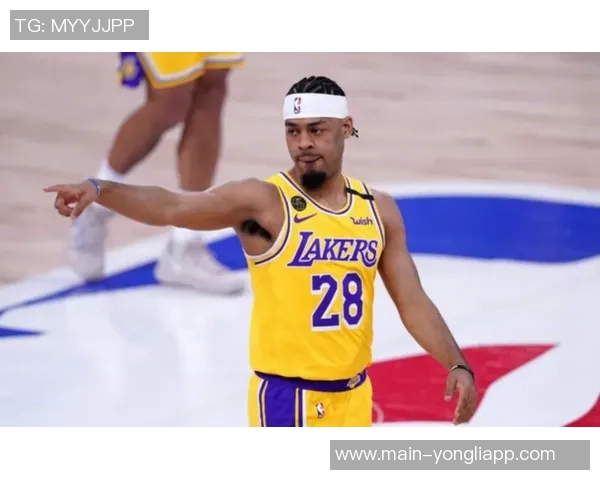 邓利维赞梅尔顿短暂出场展现价值幸福他能重返球队助力新赛季 邓利维赞梅尔顿短暂出场展现价值幸福他能重返球队助力新赛季