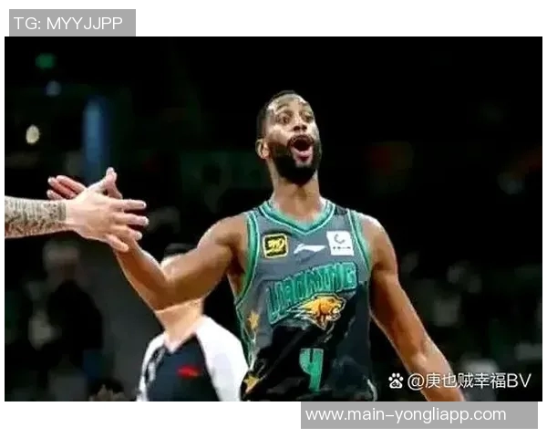 克莱状态低迷半场表现惨淡仅得3分4篮板1助攻 克莱状态低迷半场表现惨淡仅得3分4篮板1助攻