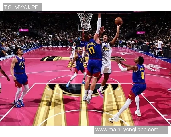 尽管努力拼搏戴维斯全场独得26分11篮板却难阻球队失利 尽管努力拼搏戴维斯全场独得26分11篮板却难阻球队失利