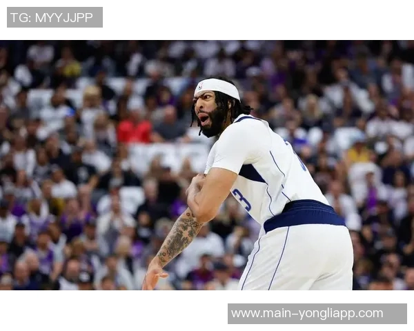 独行侠训练阵容惊艳全场弗拉格华盛顿浓眉莱夫利携手出击