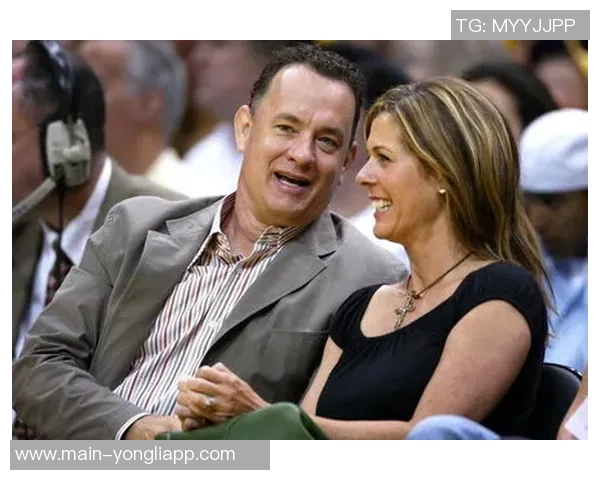 维金斯妻子分享全家圣诞合影幸福满溢温馨时刻温暖人心