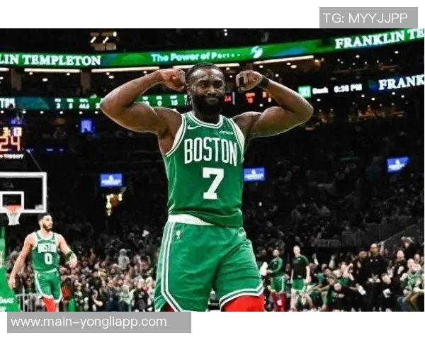 杰伦布朗半场表现低迷13投仅4中三分球失准失误频繁正负值惨淡10